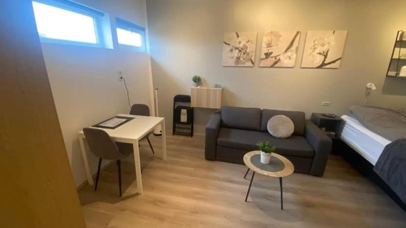 Bergone Apartment Njarthvik ภายนอก รูปภาพ
